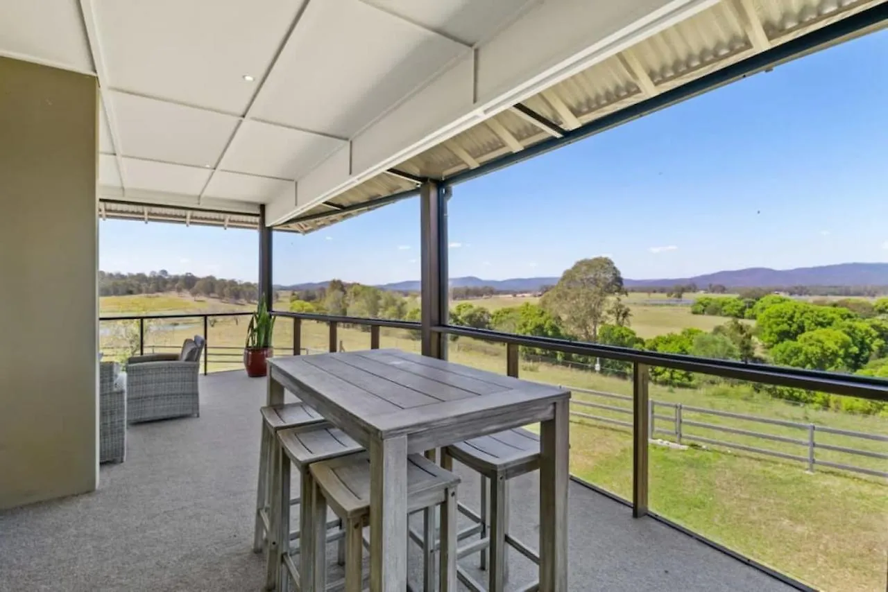 Holiday home Mountain Majesty With Poolside Relaxing Getaway Villa Tamborine