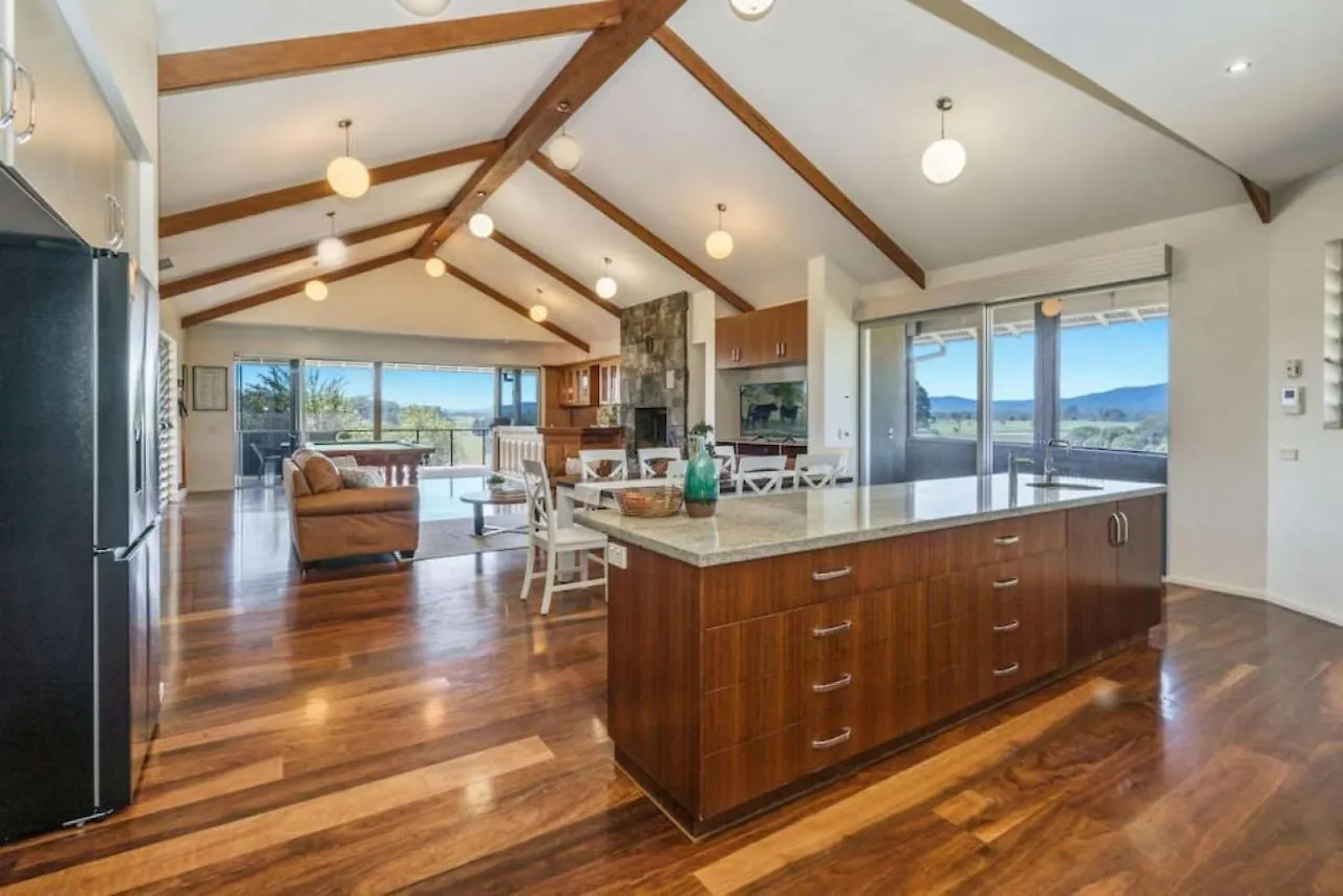 Mountain Majesty With Poolside Relaxing Getaway Villa Tamborine Holiday home