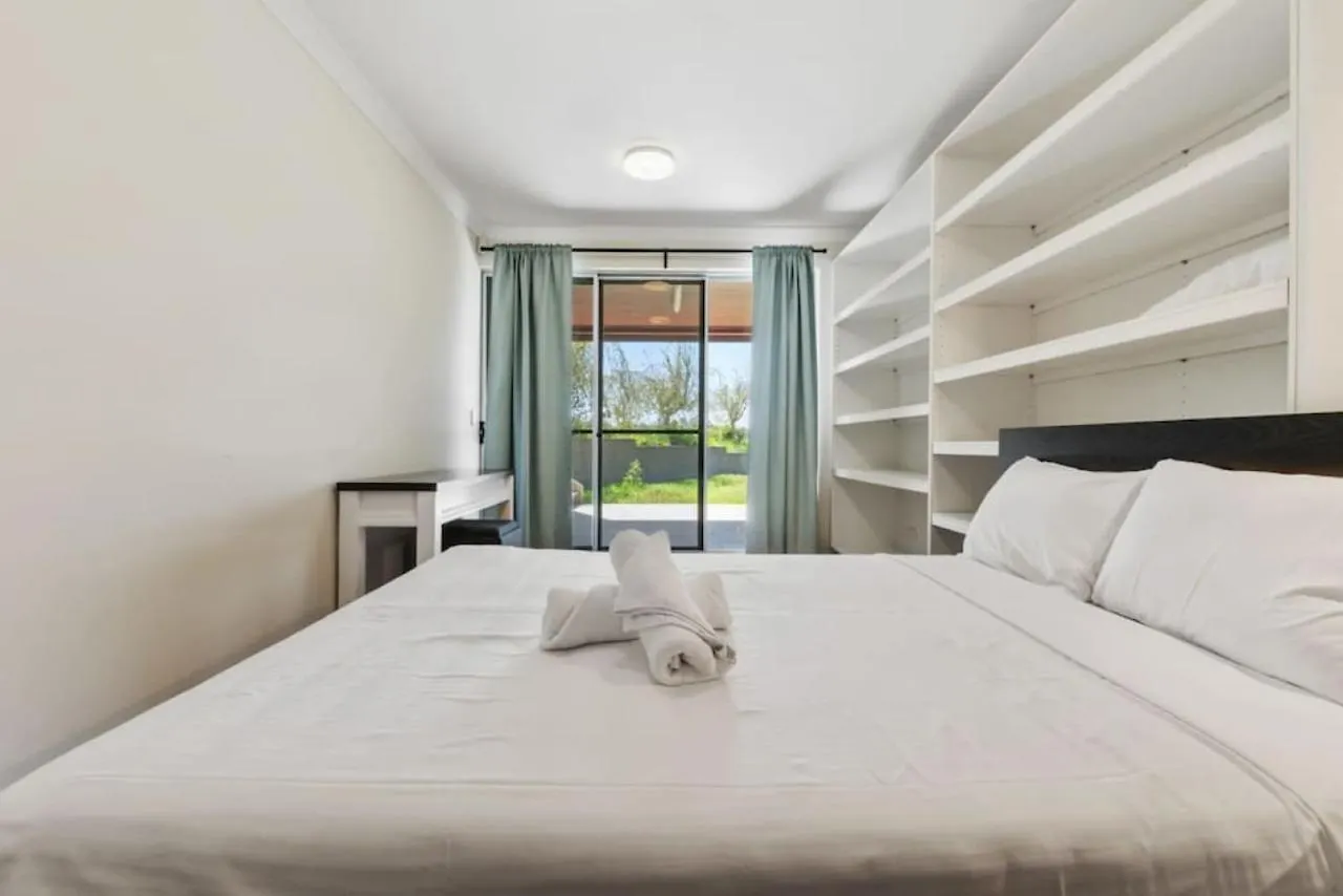Mountain Majesty With Poolside Relaxing Getaway Villa Tamborine Holiday home